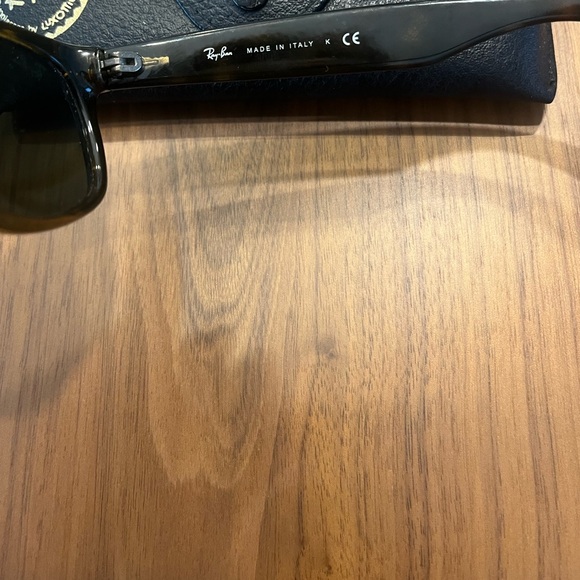 Ray Ban New Wayfarer Classic Sunglasses BNWOT - Picture 6 of 10